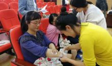湖北咸宁市红十字会市教育局联合举办教师救护员培训班
